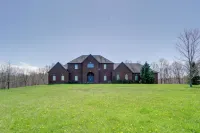 Spacious McArthur Home Private Hot Tub and Pond! - 3-Star