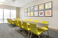 Holiday Inn Express & Suites Carrollton West Hotels in Carrollton