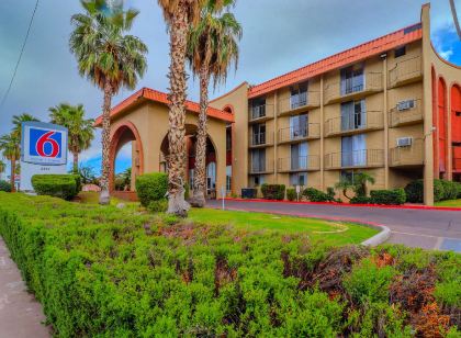 Motel 6 Phoenix, AZ – Sky Harbor