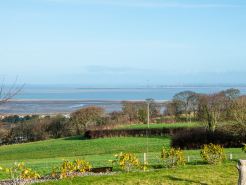 Picton Lodge - Sea Views