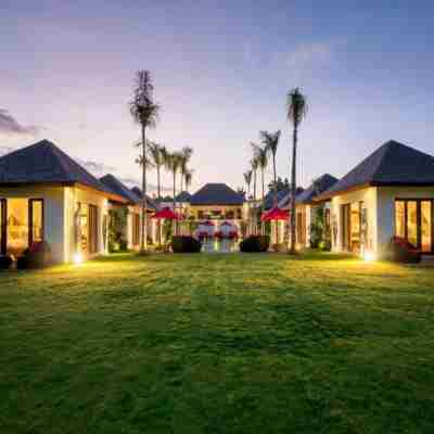 Villa Naty Hotel Exterior