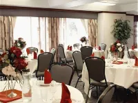La Quinta Inn & Suites by Wyndham Logan Hotels in Logan