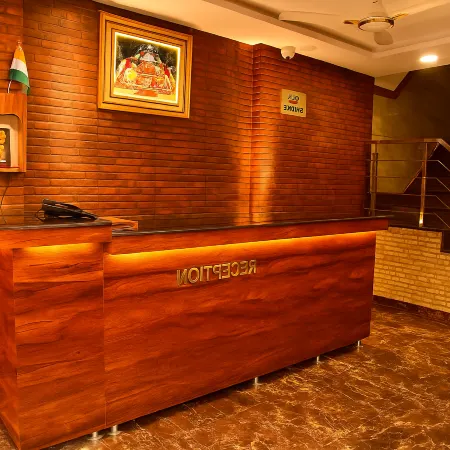 Hotel The Elegance