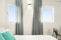 Netanya Beach & Pool Chic Studio