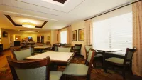 Wingate by Wyndham Kittanning Hotel di West Hills