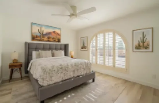 6 Bd Desert Oasis w/ Pool, Slide, Pickleball+More! Hoteles en 