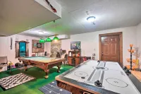 Mtn-View Cabin w/ Deck: 5 Mi to Gatlinburg! - bar