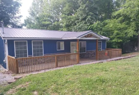 3-bedroom house in charming Falls of Rough with WiFi, AC