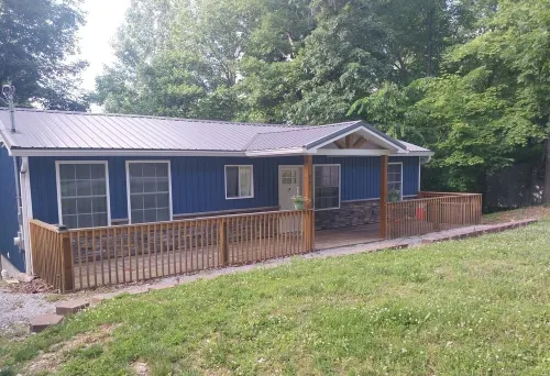 3-bedroom house in charming Falls of Rough with WiFi, AC