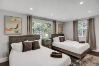 4 BR Beach Home Heated Pool Jacuzzi + Tiki TV Hut Hotels near Marshalls