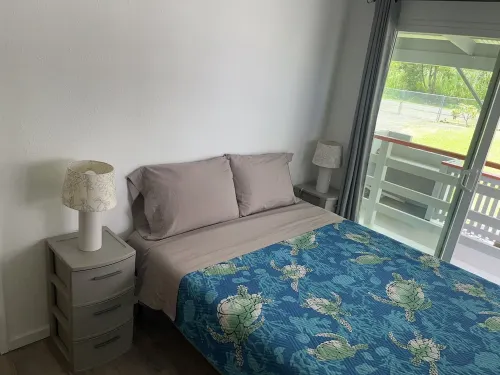 Enjoyable cottage with free private parking in charming Pāhoa Hotels in Hawaiian Beaches