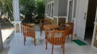 Bumi Abah Homestay Hotels in Parigi