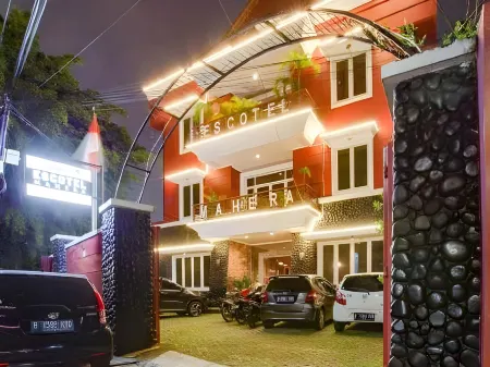 Escotel Mahera
