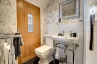 Carnegie Library Bronte Apartment