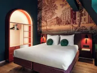 奧爾德飯店 Statue of Simon van Leeuwen附近的飯店