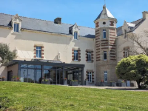 Le Manoir de Kerbot Hotels in 