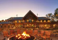 Modern Bungalow less than a mile from downtown Hendersonville