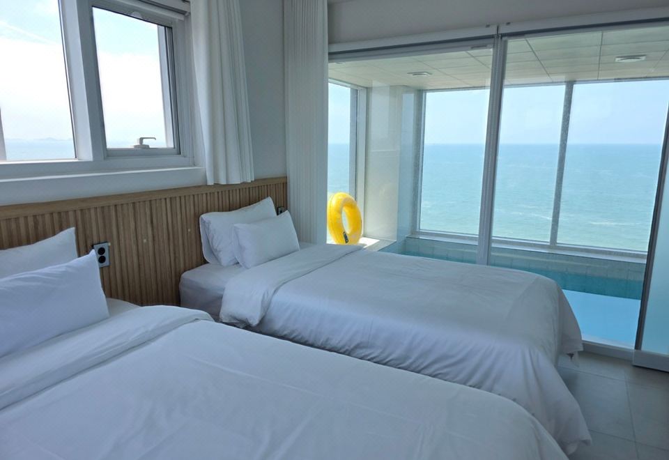 아이오션호텔 풀빌라 내부 인테리어 이미지