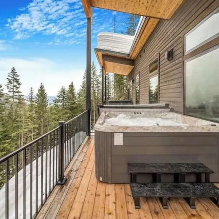 Ibex Lodge North: Luxury on Schweitzer