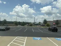 La Quinta Inn & Suites by Wyndham Opelika Auburn - parking