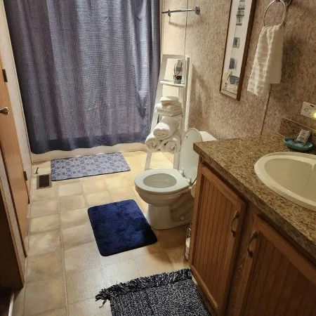 Serenity place. Relax in a semi rural setting 18 mile from Acadia National Park