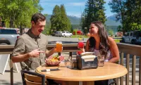 Apgar Lookout Suites Hotel di Flathead County