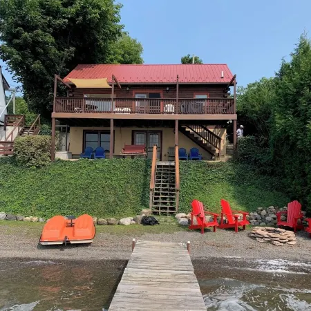 Charming 2-bedroom cabin on Keuka Lake close to Penn Yan & the Keuka Wine Trail