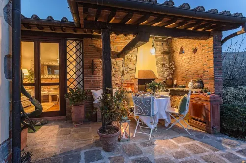 Rosyabate Cottage, with Private Garden and Views Between Lucca and Pistoia