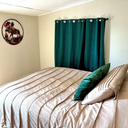 Sunset Haven in tranquil Remer with AC, WiFi. Enjoy a peaceful getaway!