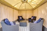 Heated Pool and Poolside Cabana - Charming Oasis