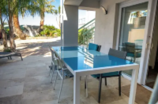 Vacation home right on the water, ideal for families and water sports enthusiasts.