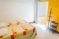 Beach House in Gamboa de Morro. de S.P.  (Almost feet in the sand)