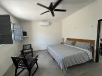 Cottage with large pool ideal for sharing with the family, 2 minutes from the beach.