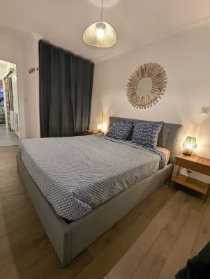 Spacious air-conditioned apartment with sea view