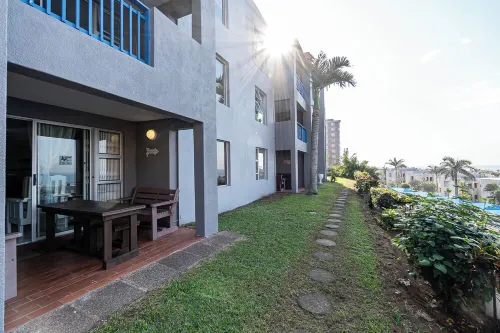 Seaview, 6 sleeper, secure complex with amenities, direct beach access and WiFi Hotels in Kingsburgh