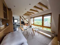 Modern Glass Front Apartment With Amazing View B17 Отели рядом с достопримечательностью «Congress Centrum Heidenheim»