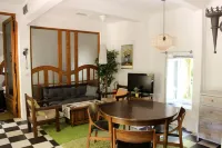 Charming Apartments in the Mas de Soleil (Gîte "Nostalgie