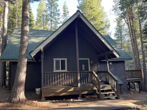 Tidy Truckee Cabin - Tahoe Donner Rec, Trails, Lake, Ski - Family Friendly