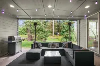 Large Open Home - Gourmet Kitchen - Pool Table