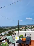 Charming penthouse ideal for couples. Overlooking the sea (800m and the mountains.