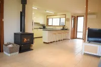 Sea Esta - family home in Beachport, S.A. Hotels in Millicent