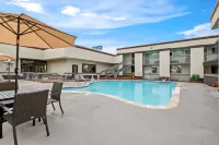 Quality Inn Harvey - New Orleans - Swimmingpools