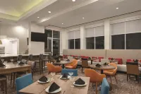 Hilton Garden Inn Allentown Bethlehem Airport - breakfast