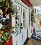The Tiny Red Barn on the Reservoir - A Private Oasis Near Williamsburg Virginia