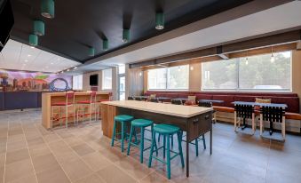 Tru by Hilton Lithia Springs