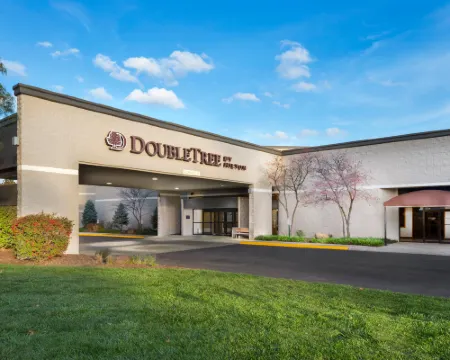 DoubleTree by Hilton Lawrence Hoteles en Lawrence