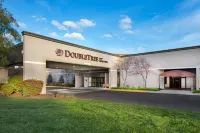 DoubleTree by Hilton Lawrence - piscina