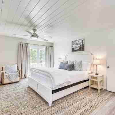 Pet-Friendly Buxton Home w/ Balcony, 2 Mi to Beach Rooms