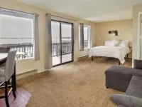 Cute Condo in Birch Bay w Hot Tub & a loft 209