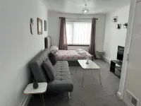 Lovely 3 bedroom house close to city centre, 34, Gloucester place , Durham Hotels in Peterlee